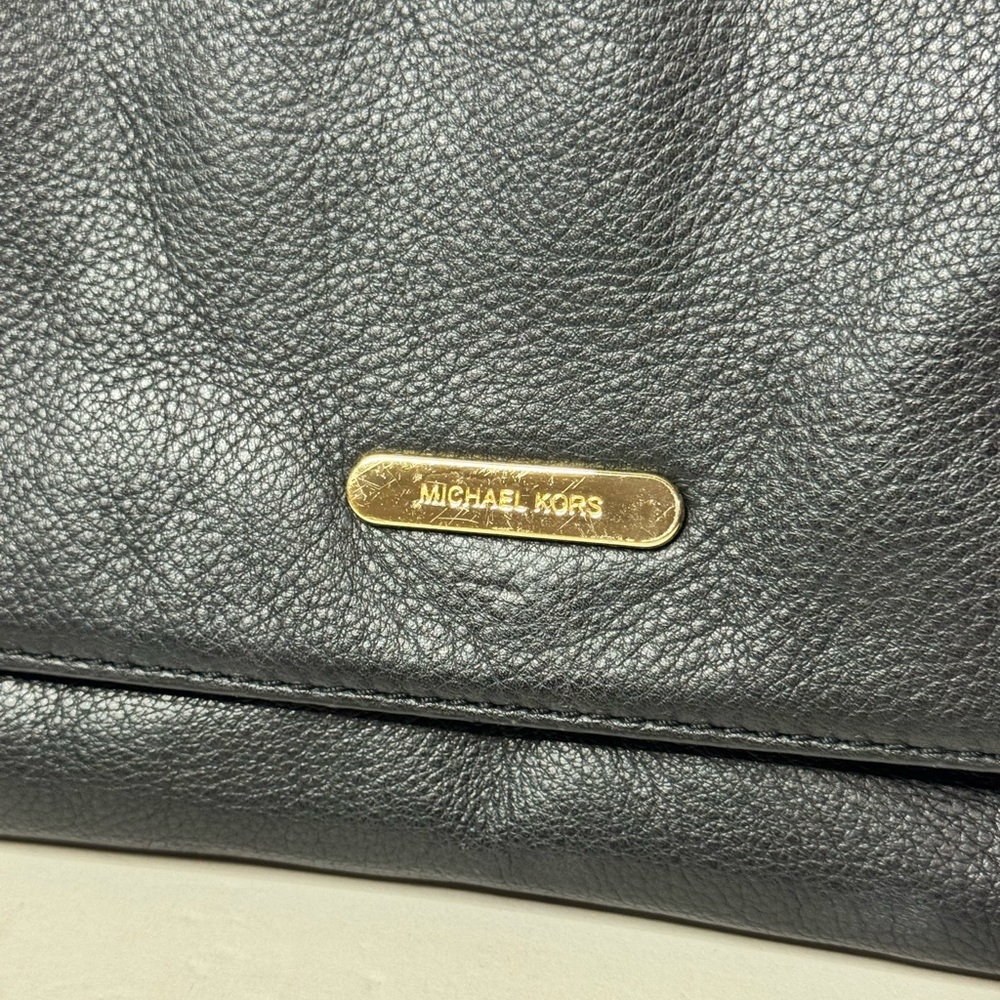 Michael Kors Beverly Oversized Clutch Black Supple Leather Convertible - Picture 4 of 10